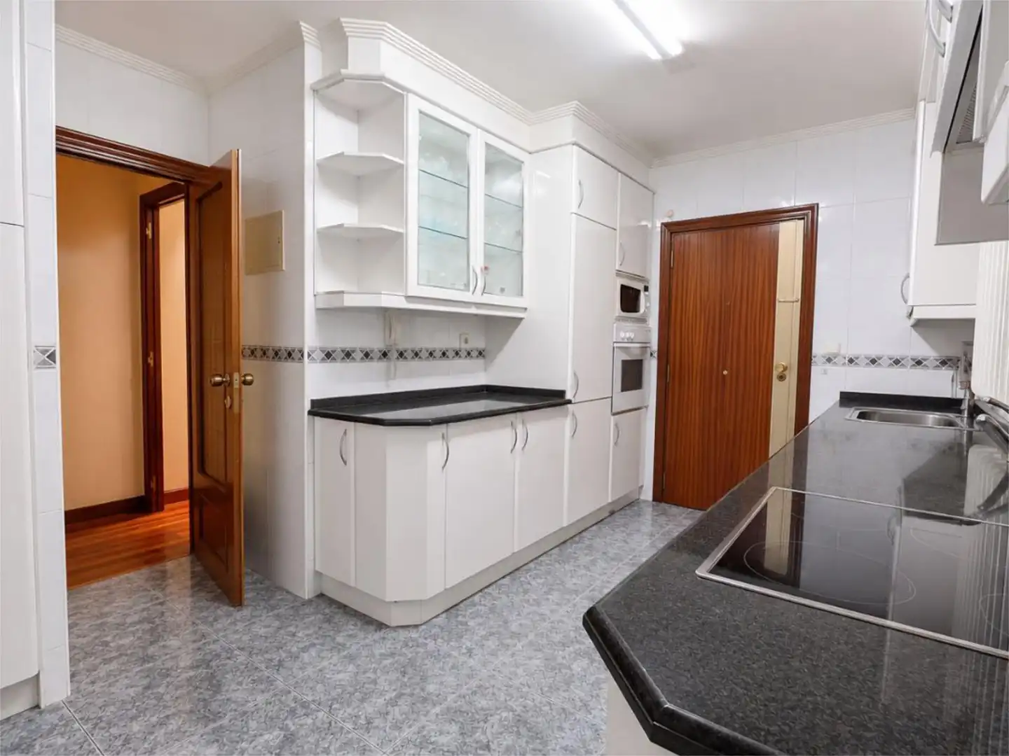 Cocina de Piso en venta en Donostia - San Sebastián  con Balcón