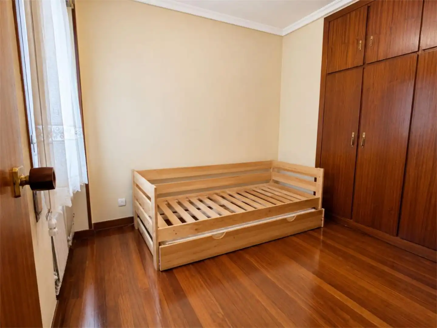Habitación de Piso en venta en Donostia - San Sebastián  con Balcón