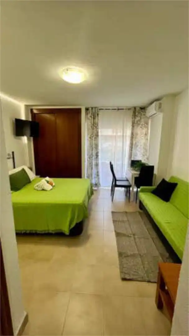Estudio en venta en Parque de la Paloma Habitación de Estudio en venta en Benalmádena con Terraza y Piscina