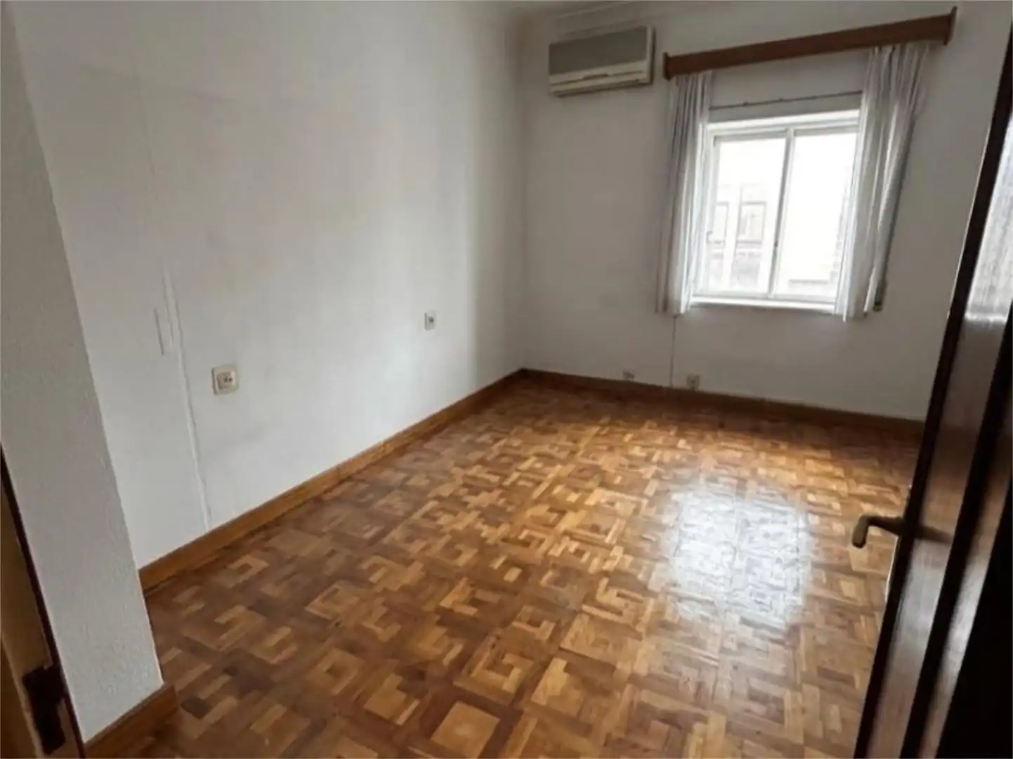 Piso en venta en Avenida del Ejército Español, 8, Hospital Habitación de Piso en venta en Jaén Capital con Terraza y Balcón