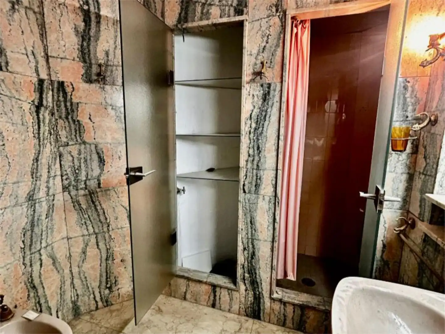 Piso en venta en Avenida del Ejército Español, 8, Hospital Baño de Piso en venta en Jaén Capital con Terraza y Balcón