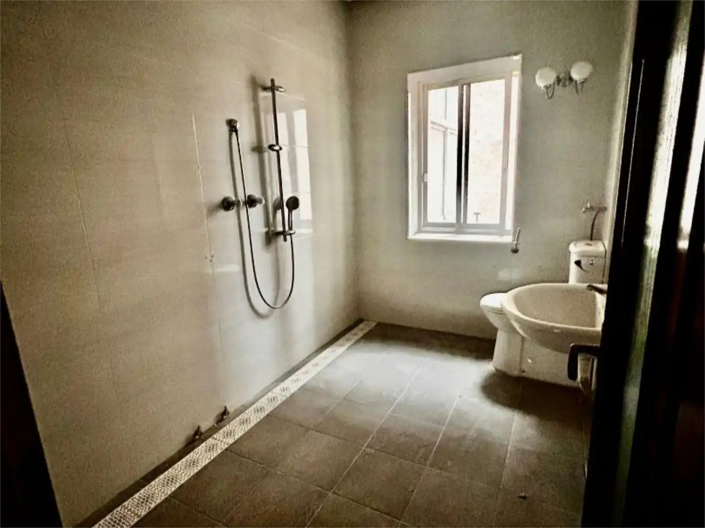 Piso en venta en Avenida del Ejército Español, 8, Hospital Baño de Piso en venta en Jaén Capital con Terraza y Balcón