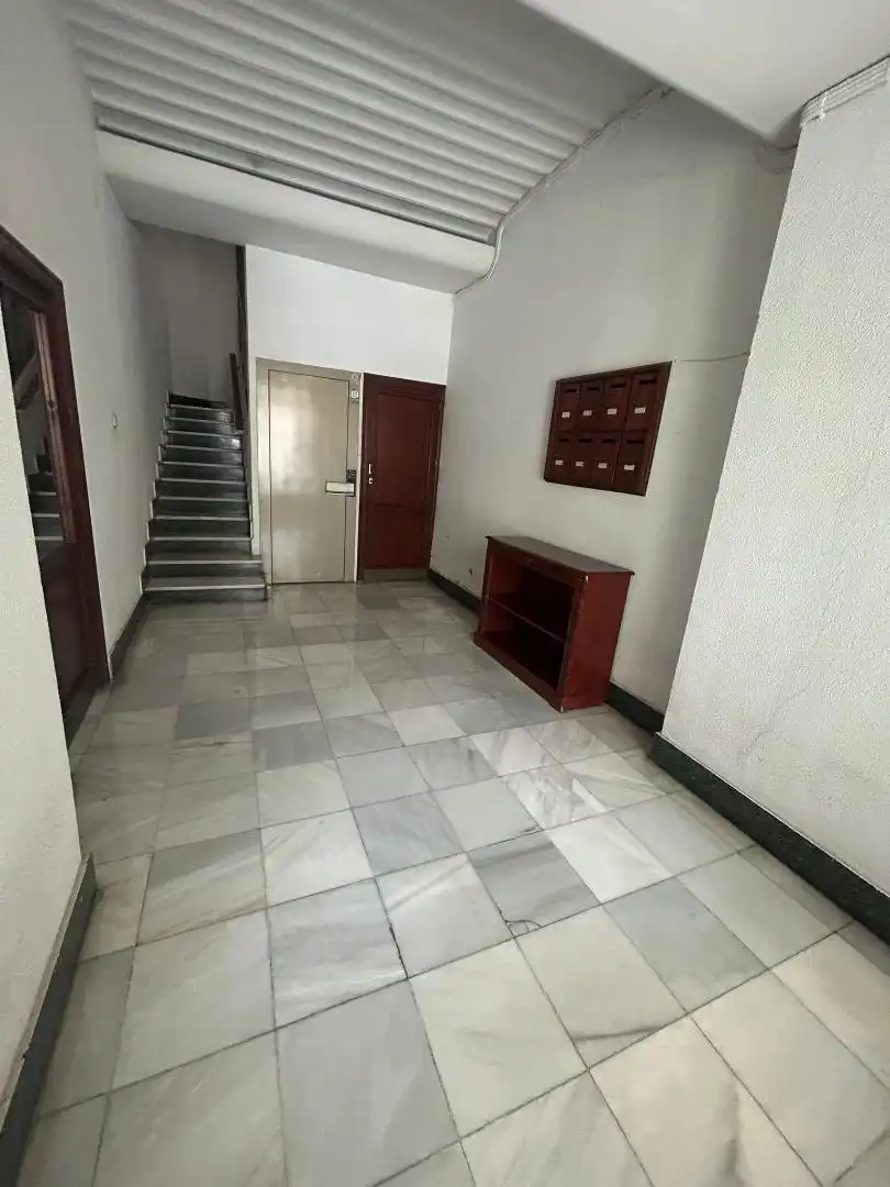 Piso en venta en Avenida del Ejército Español, 8, Hospital Piso en venta en Jaén Capital con Terraza y Balcón