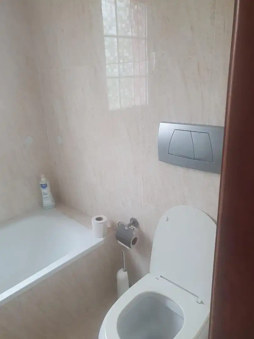 Einfamilien-Reihenhaus zur Miete in Calle Bicacarera, 25, Santa Úrsula Badezimmer von Einfamilien-Reihenhaus zur Miete in Santa Úrsula mit Terrasse und Balkon
