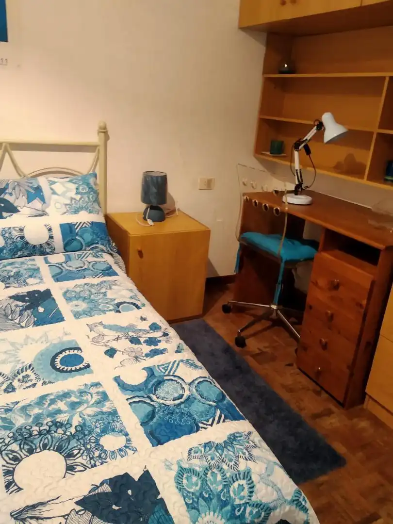 Room in Calle Floranes, 12, Numancia - San Fernando