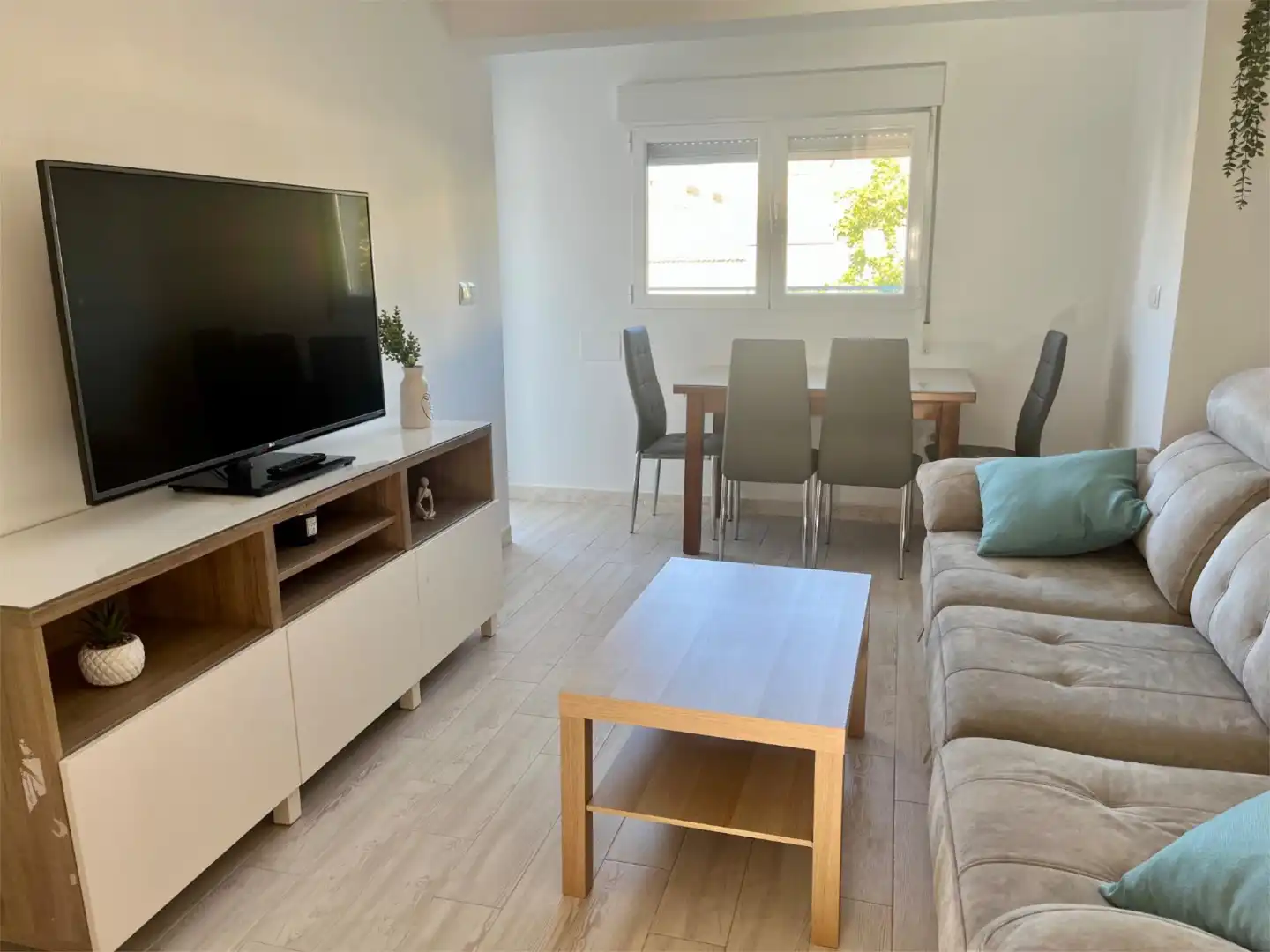 Pis de lloguer a Avenida de Dílar, 86, Barrio de Zaidín Sala d'estar de Pis de lloguer en Granada amb Calefacció, Terrassa i Moblat
