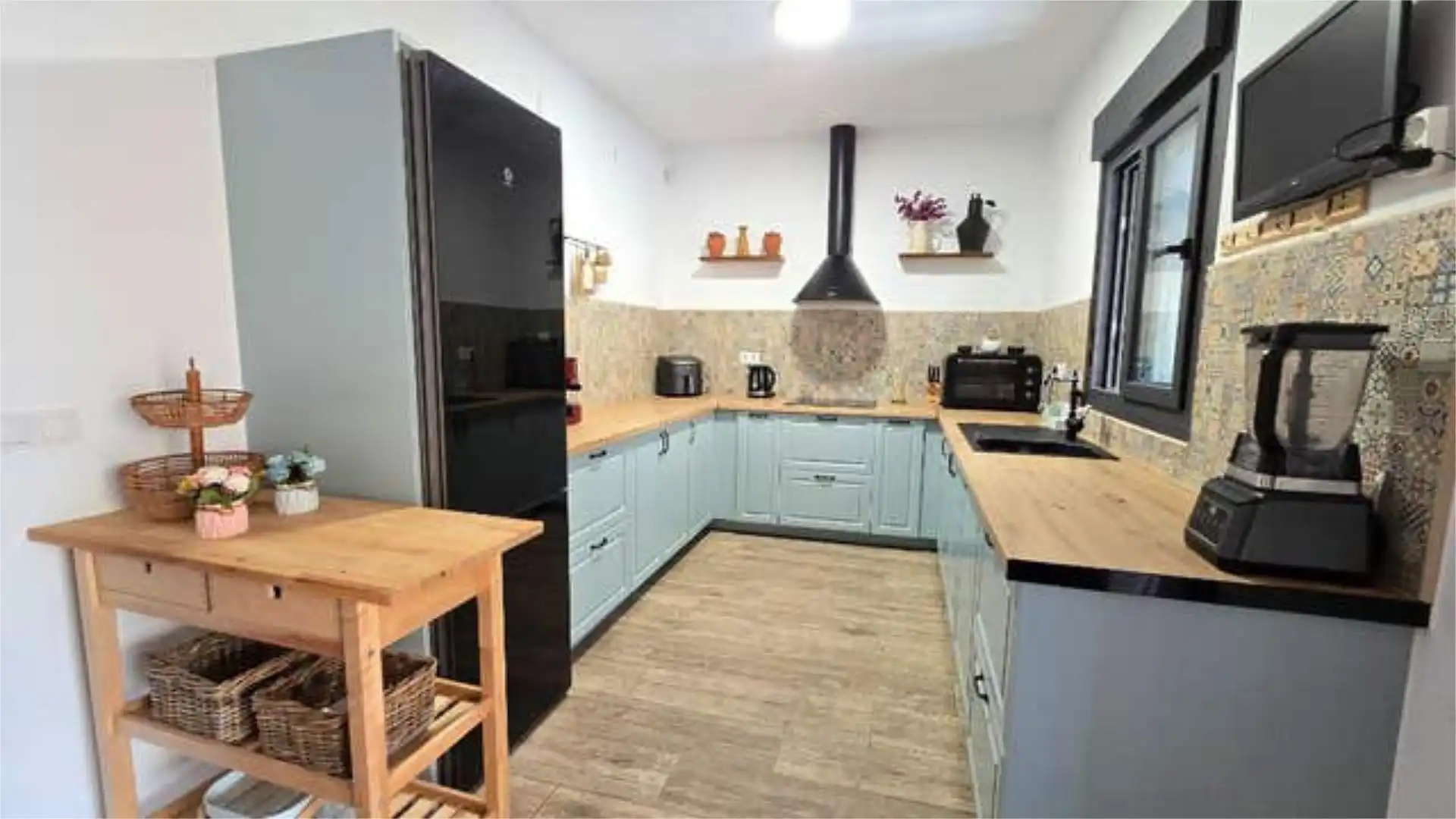 Cocina de Casa adosada en venta en Pilas con Calefacción, Jardín privado y Terraza