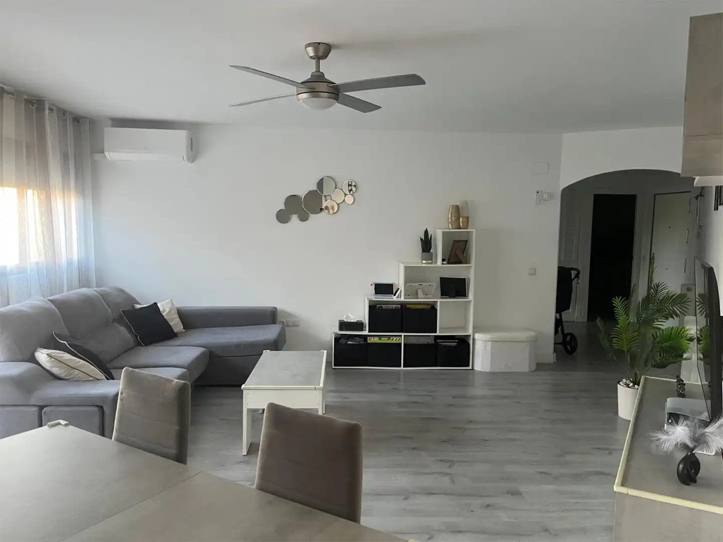 Piso en venta en Calle Cañada, 67, Cañada - Mancha Amarilla Sala de estar de Piso en venta en Torrejón de Ardoz con Aire acondicionado, Piscina y Balcón