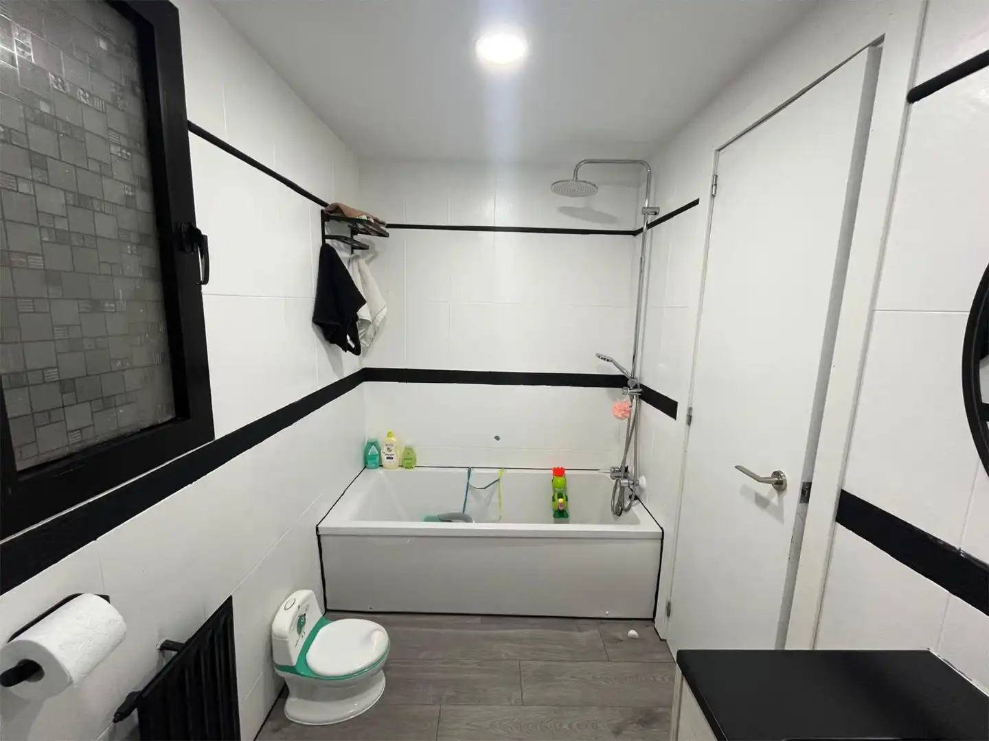 Piso en venta en Calle Cañada, 67, Cañada - Mancha Amarilla Baño de Piso en venta en Torrejón de Ardoz con Aire acondicionado, Piscina y Balcón
