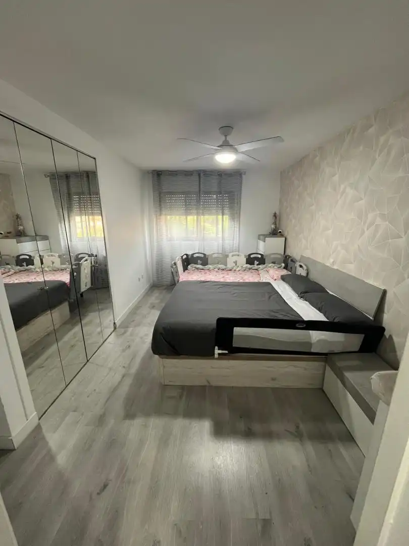 Piso en venta en Calle Cañada, 67, Cañada - Mancha Amarilla Habitación de Piso en venta en Torrejón de Ardoz con Aire acondicionado, Piscina y Balcón