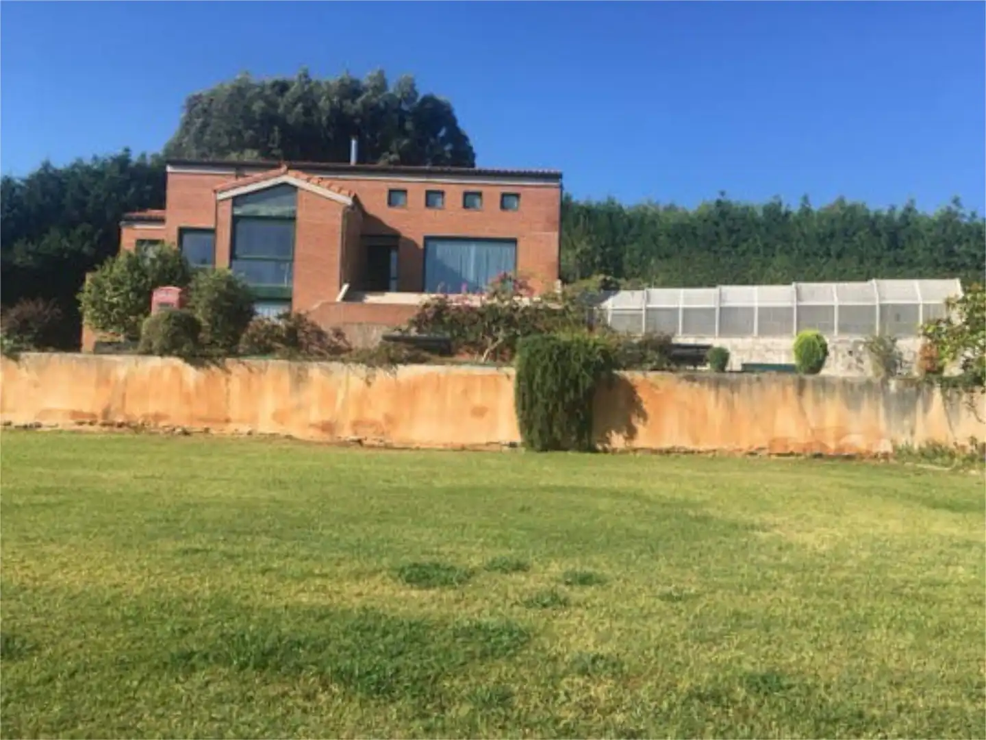 Detached homes for sale in Ajo Garden of Detached homes for sale in Bareyo with Terrace and Swimming Pool