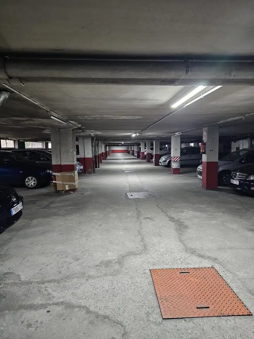 Parkplatz von Wohnung zum Verkauf in Ávila mit Heizung, Privatgarten und Parkett