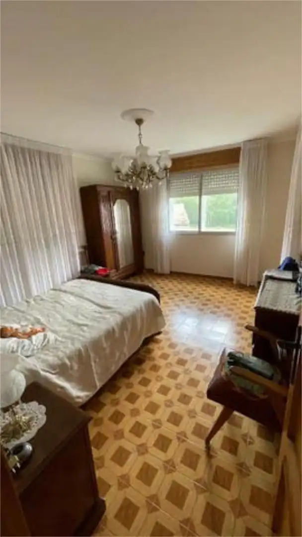 Casa o xalet en venda a Porqueira Dormitori de Casa o xalet en venda en Porqueira amb Jardí privat i Moblat