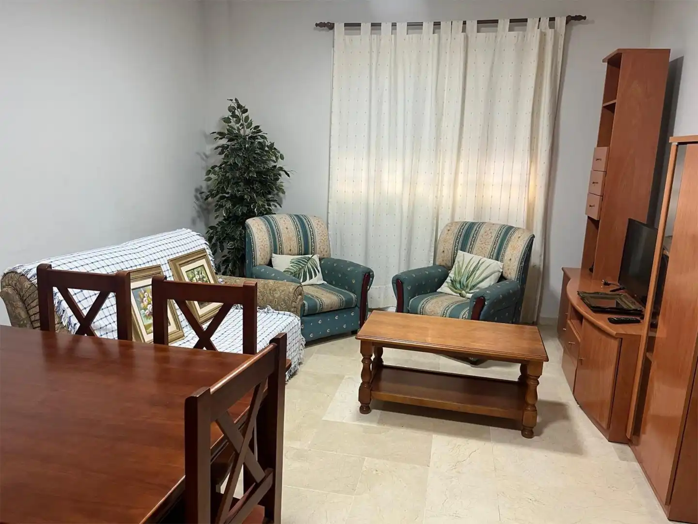 Sala d'estar de Pis de lloguer en Algeciras amb Moblat