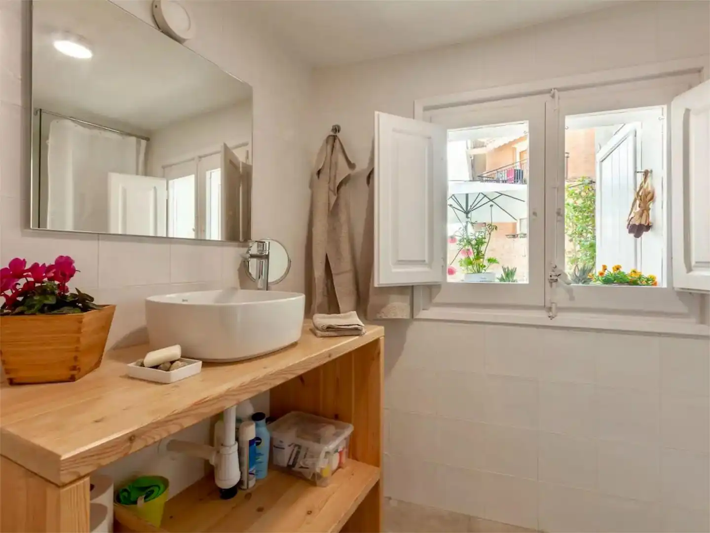 Casa adosada en venta en Carreró de Sant Antoni, 13, Centre Baño de Casa adosada en venta en Torredembarra con Terraza y Balcón