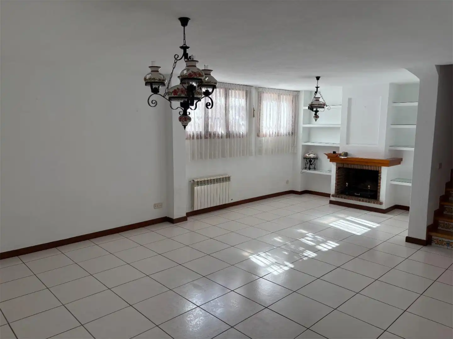 Houses for sale in Avenida Europa Living room of Houses for sale in Pozuelo de Alarcón with Air Conditioner, Heating and Private garden
