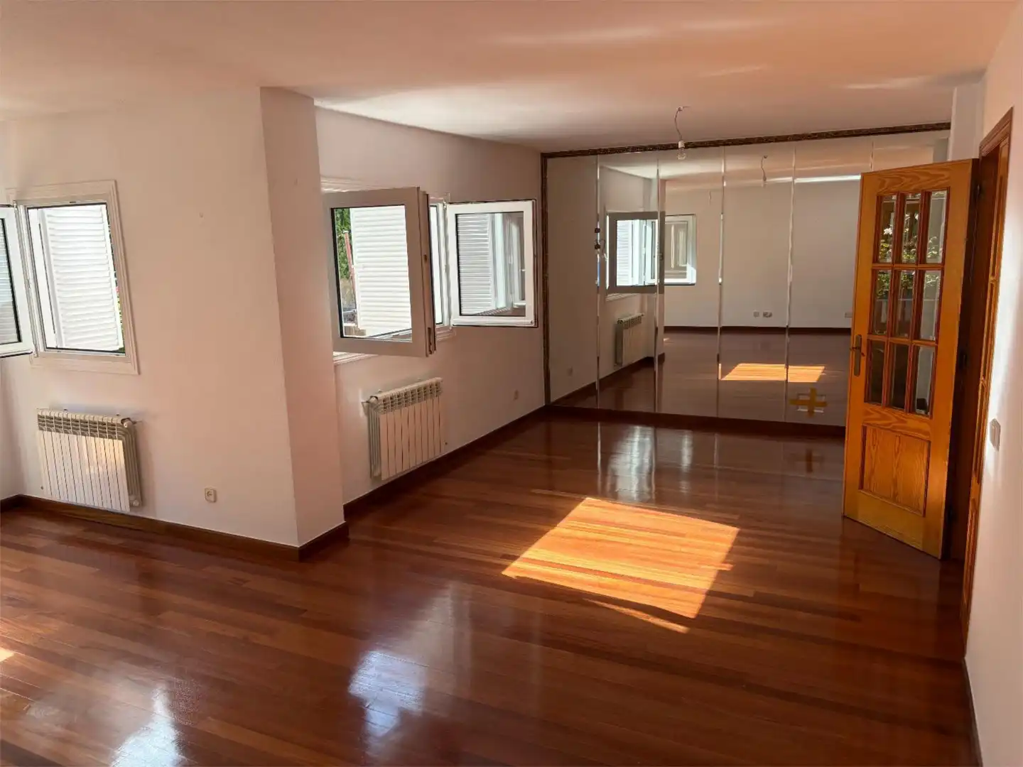 Houses for sale in Avenida Europa Living room of Houses for sale in Pozuelo de Alarcón with Air Conditioner, Heating and Private garden