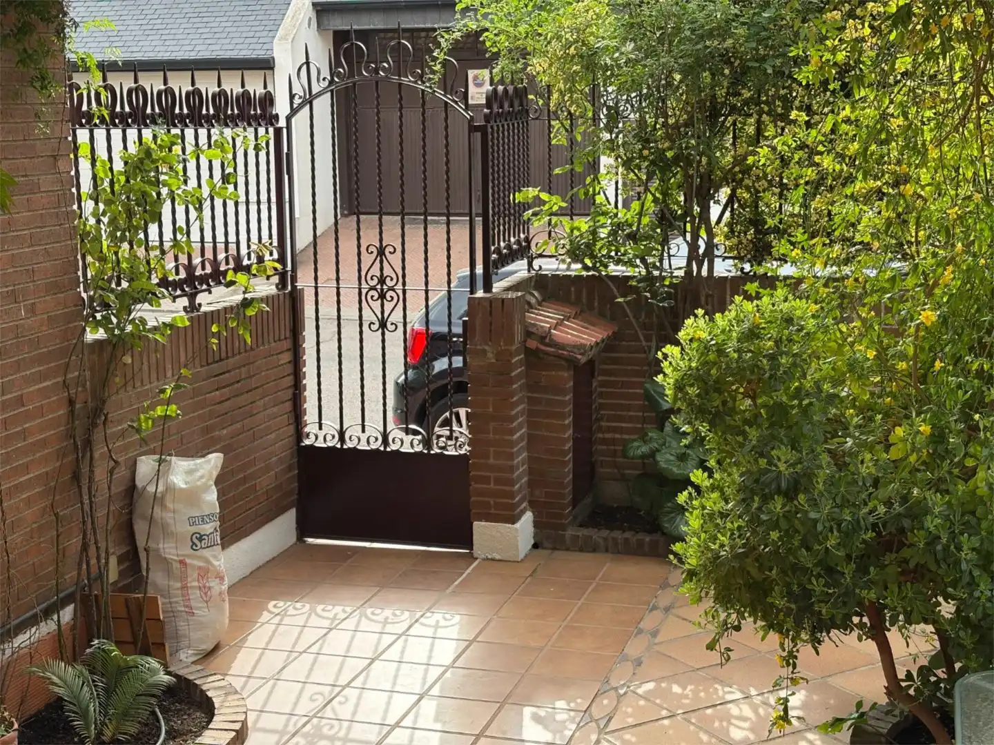 Houses for sale in Avenida Europa Garden of Houses for sale in Pozuelo de Alarcón with Air Conditioner, Heating and Private garden