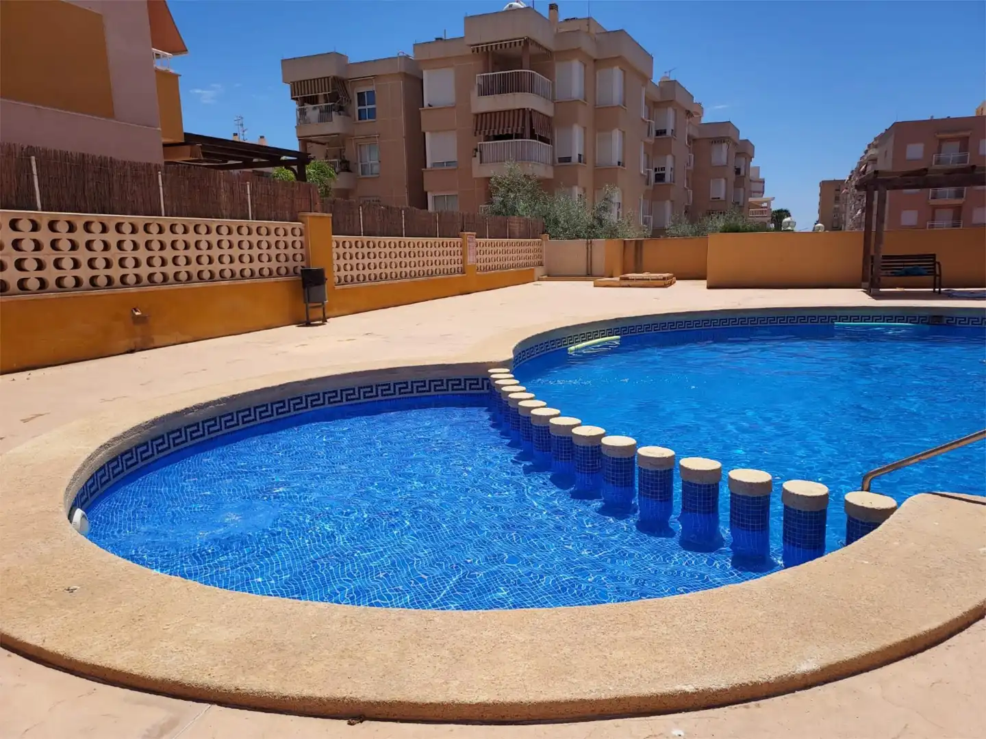 Wohnung zur Miete in Paseo de Los Rosales, 53, Las Lomas - Las Yucas Schwimmbecken von Wohnung zur Miete in Águilas mit Klimaanlage und Terrasse