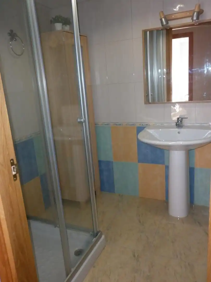 Wohnung zur Miete in Paseo de Los Rosales, 53, Las Lomas - Las Yucas Badezimmer von Wohnung zur Miete in Águilas mit Klimaanlage und Terrasse