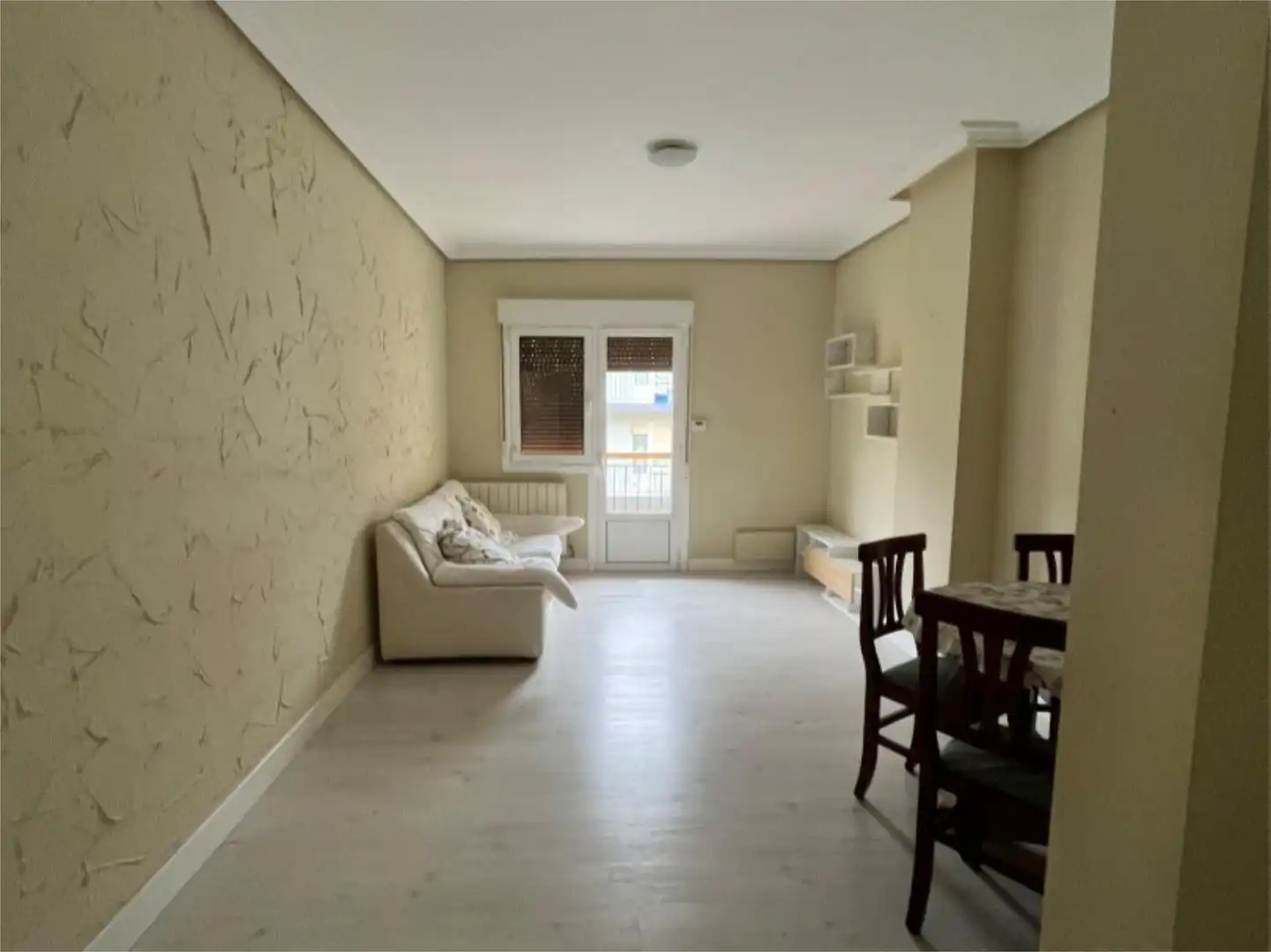 Piso en venta en Emeterio Arrese Kalea, 1, Ibarra Sala de estar de Piso en venta en Ibarra con Balcón
