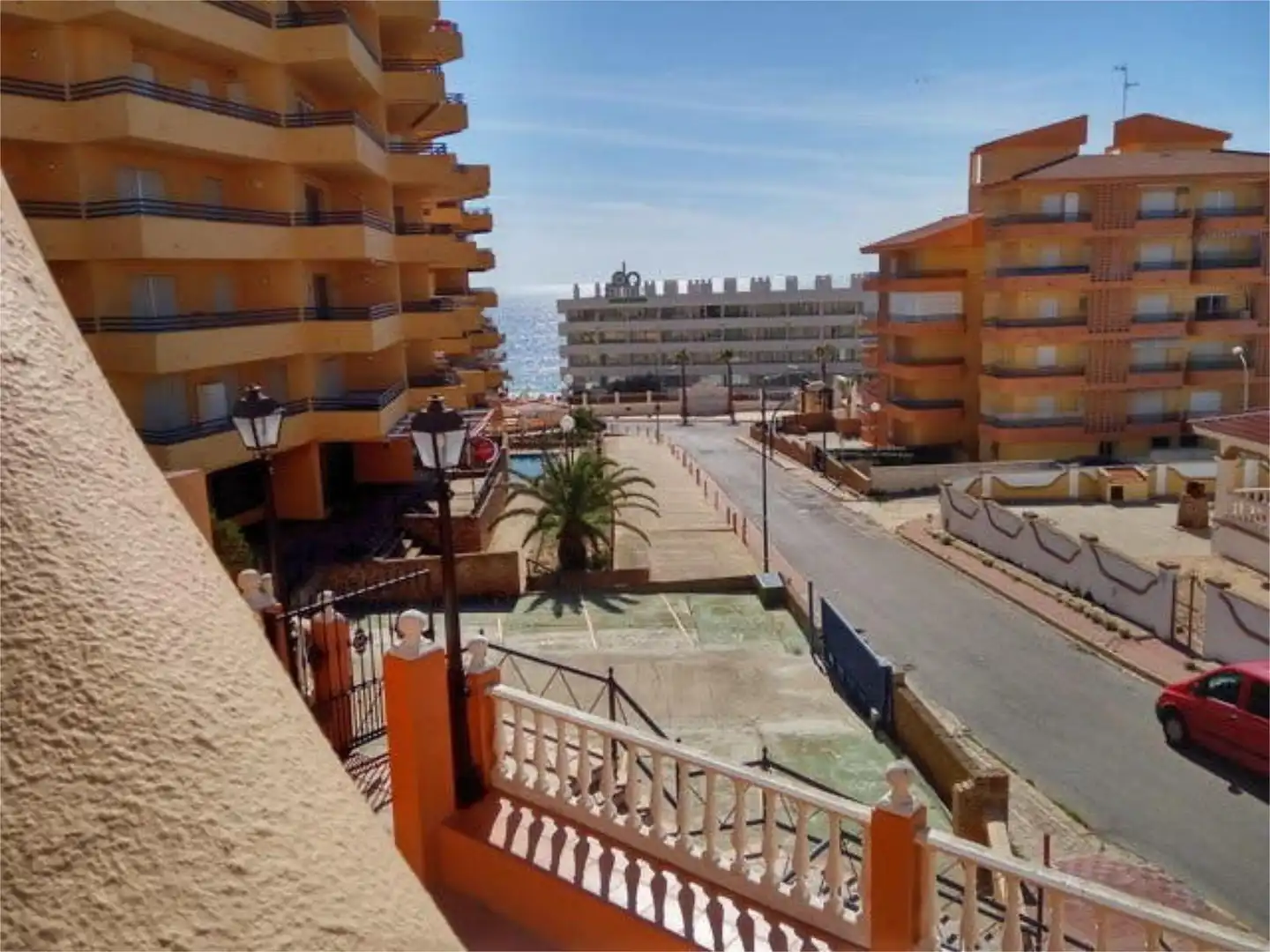 Apartamento de alquiler en Golf - Torre Almenara Vista exterior de Apartamento de alquiler en Almonte con Jardín privado, Terraza y Piscina