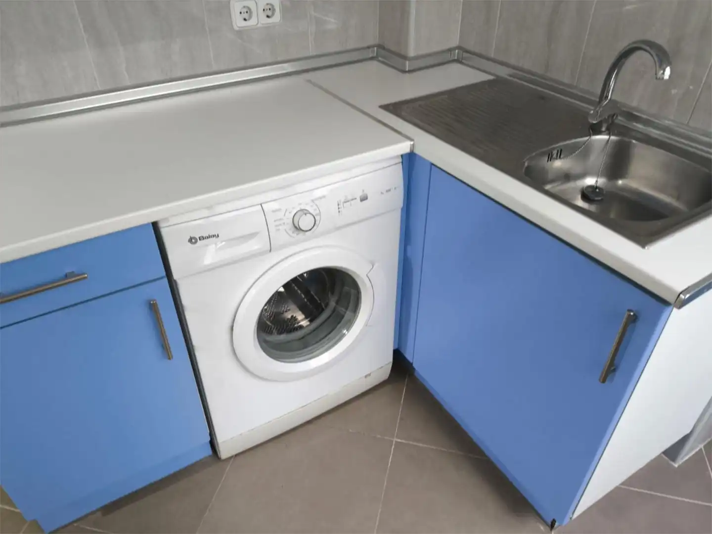 Cocina de Piso en venta en  Madrid Capital con Terraza y Balcón