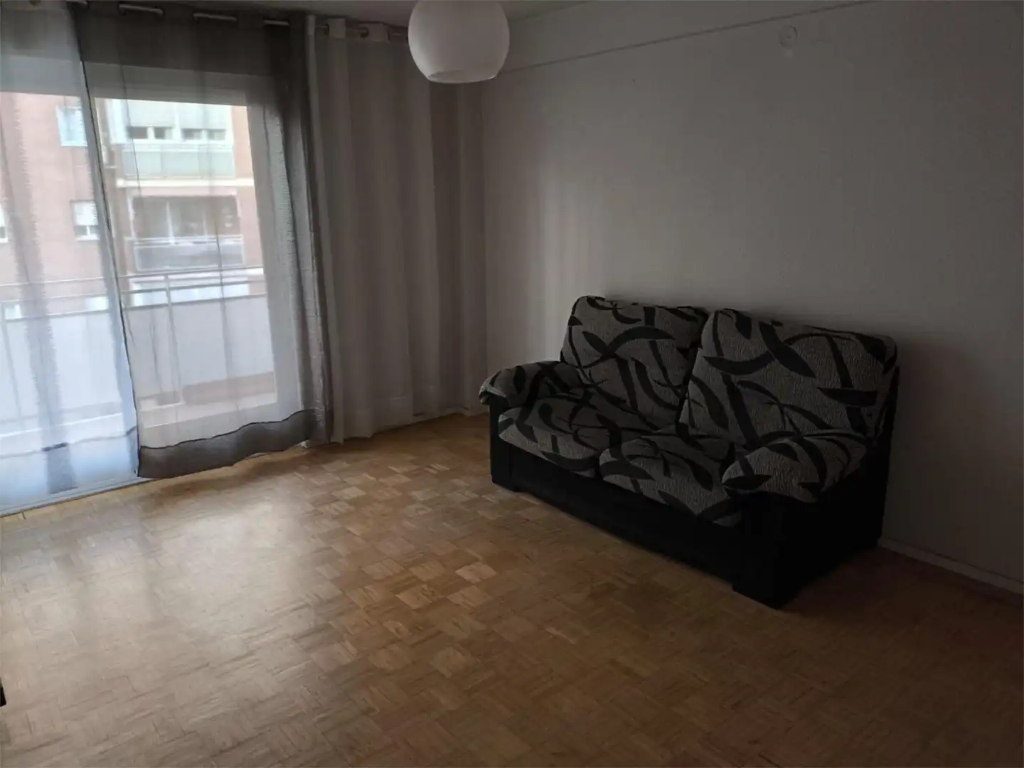 Wohnung zum Verkauf in Calle del Camino de Los Vinateros, 103, Marroquina Wohnzimmer von Wohnung zum Verkauf in Madrid Capital mit Terrasse und Balkon