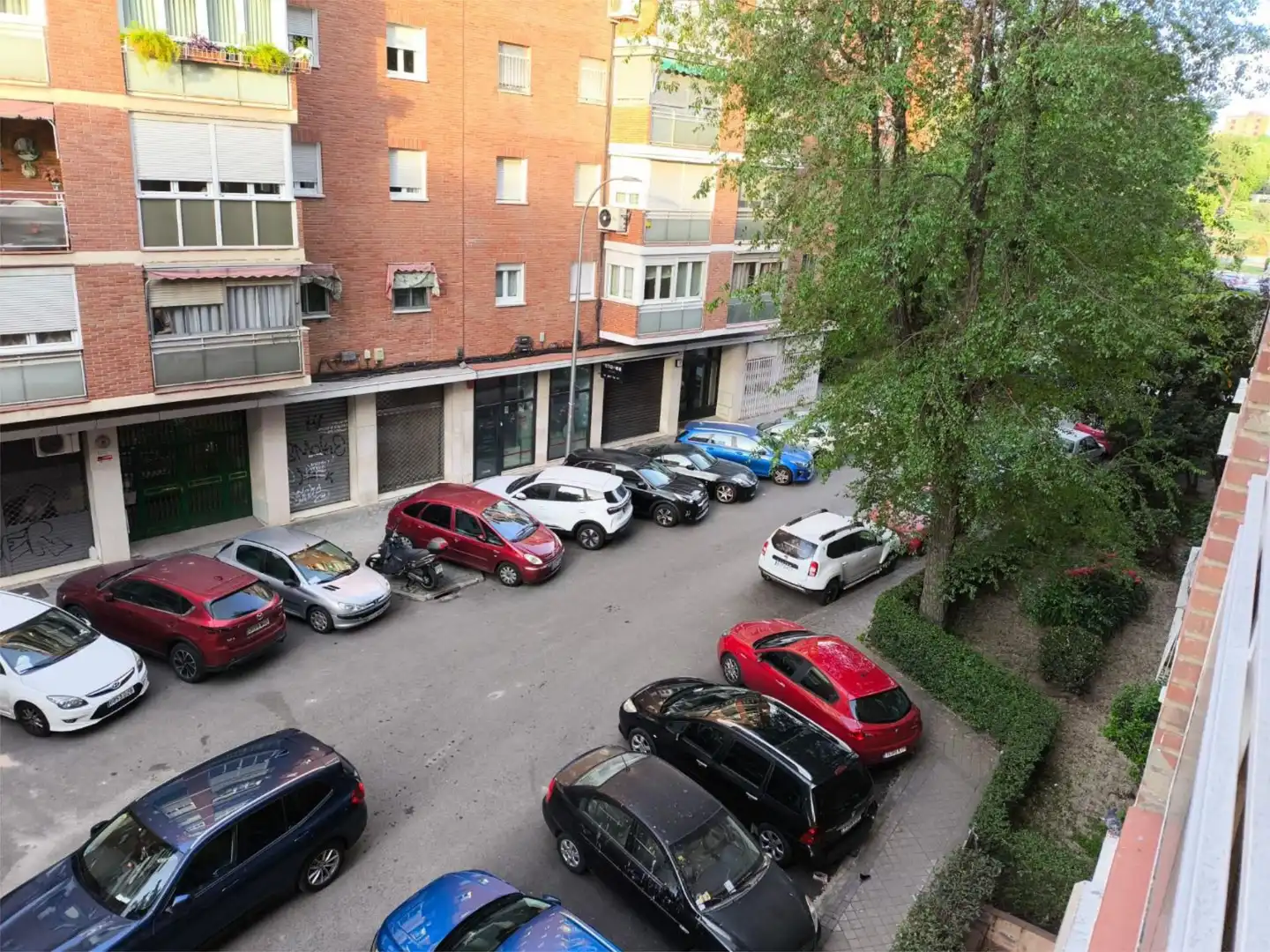 Parking de Piso en venta en  Madrid Capital con Terraza y Balcón