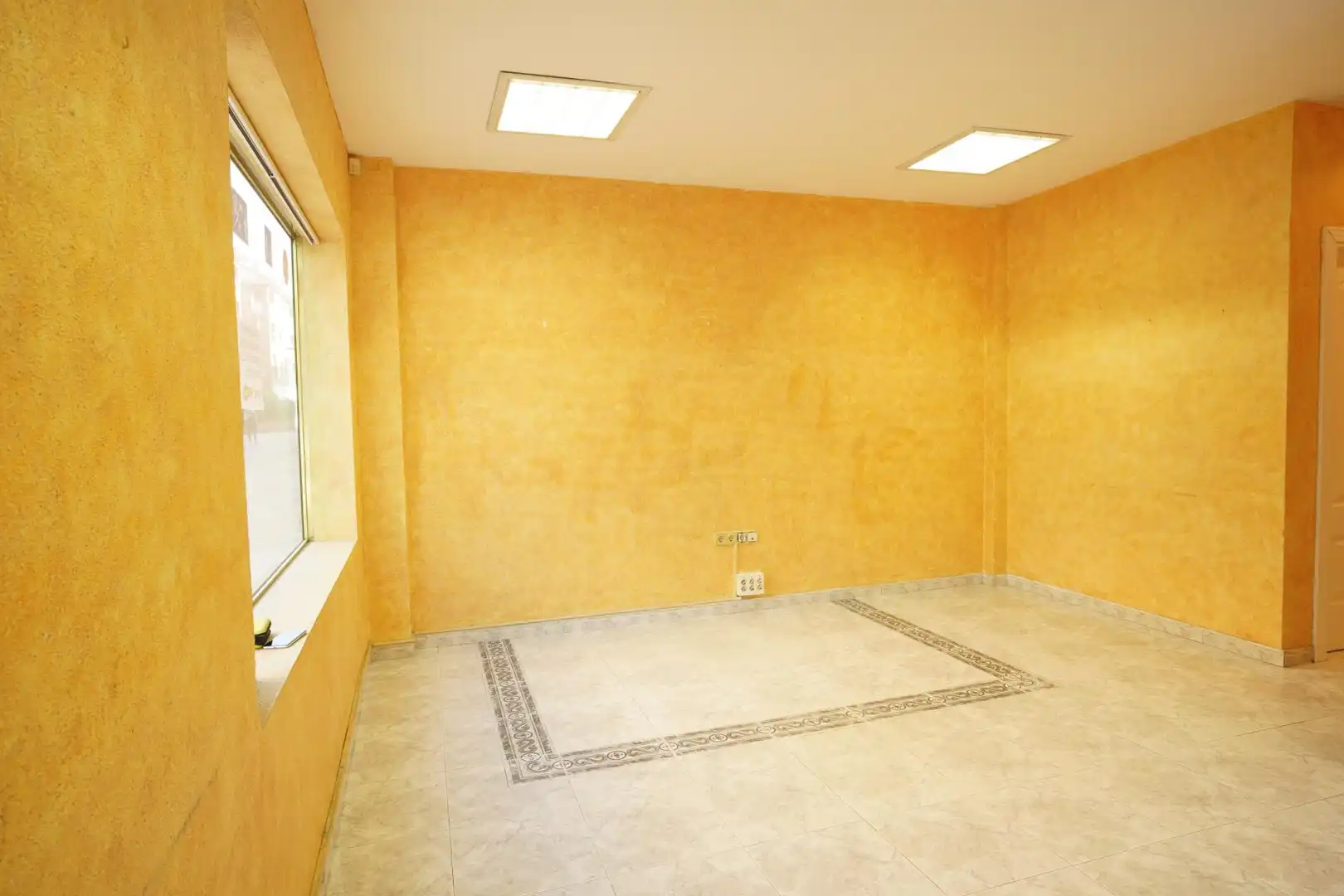 Office for sale in Calle de Antequera, 7, Val Office for sale in Alcalá de Henares