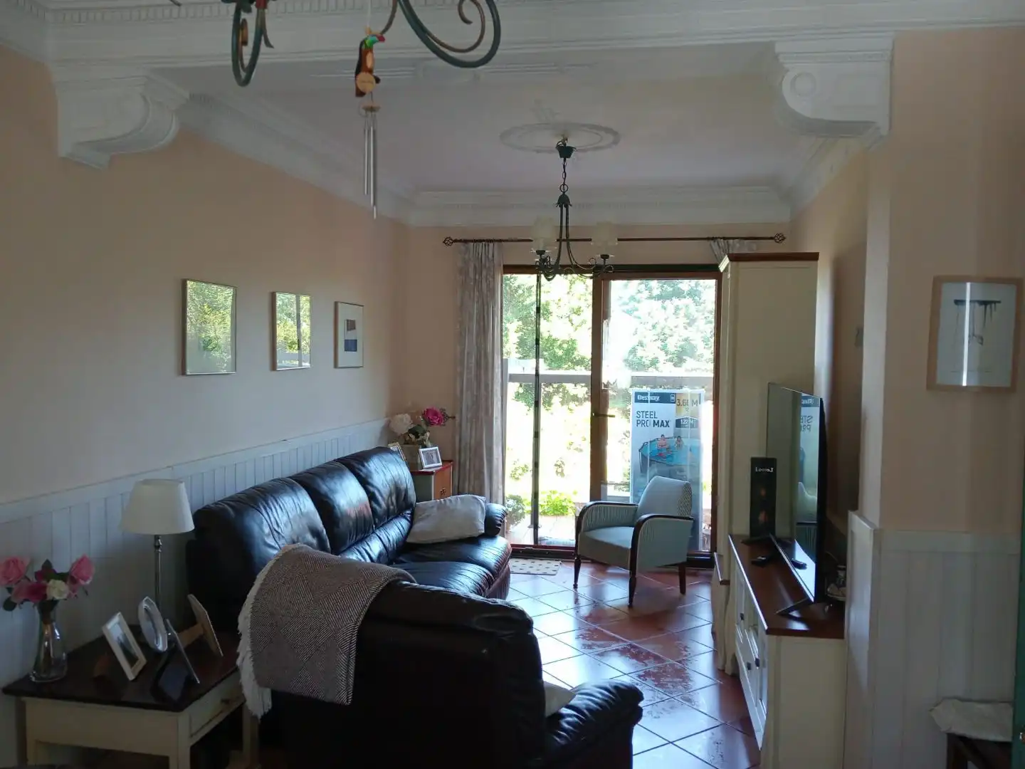 Sala d'estar de Casa adosada en venda en Medio Cudeyo amb Terrassa i Balcó