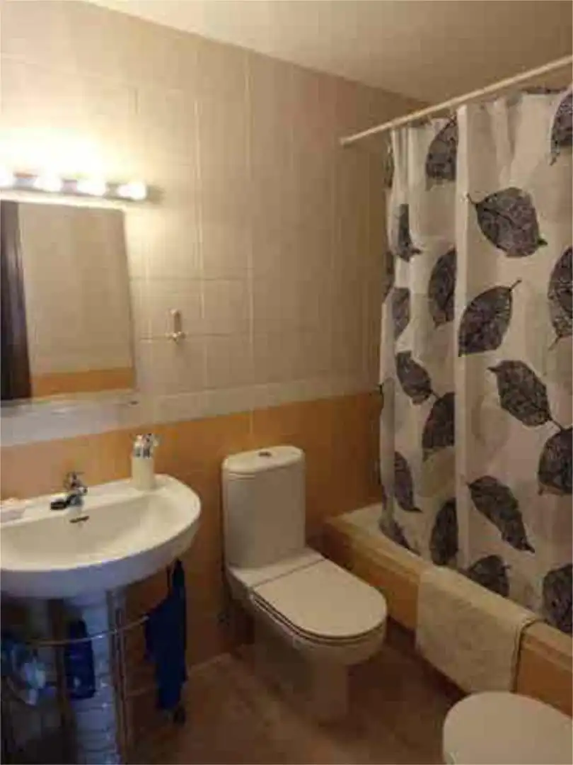 Ático de alquiler en Costa Esuri Baño de Ático de alquiler en Ayamonte con Jardín privado, Terraza y Piscina