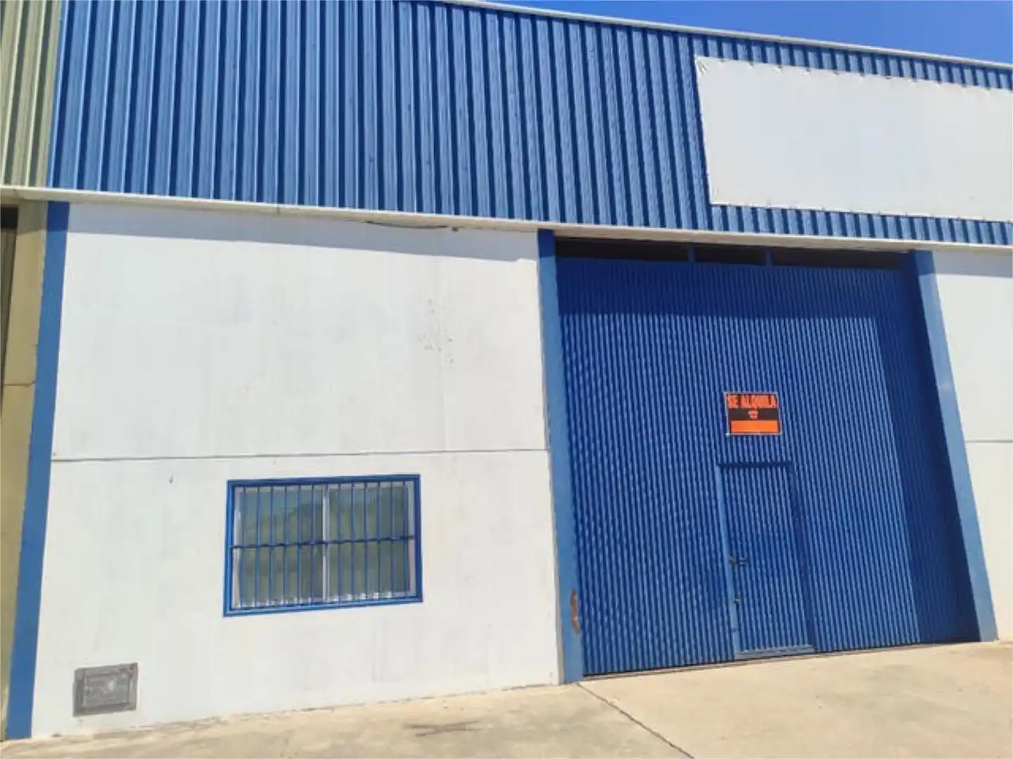 Außenansicht von Fabrikhallen zur Miete in Malpartida de Plasencia
