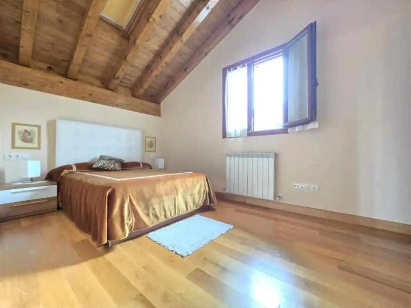 Casa adosada en venda a Aizoáin Dormitori de Casa adosada en venda en Berrioplano / Berriobeiti amb Calefacció, Jardí privat i Terrassa