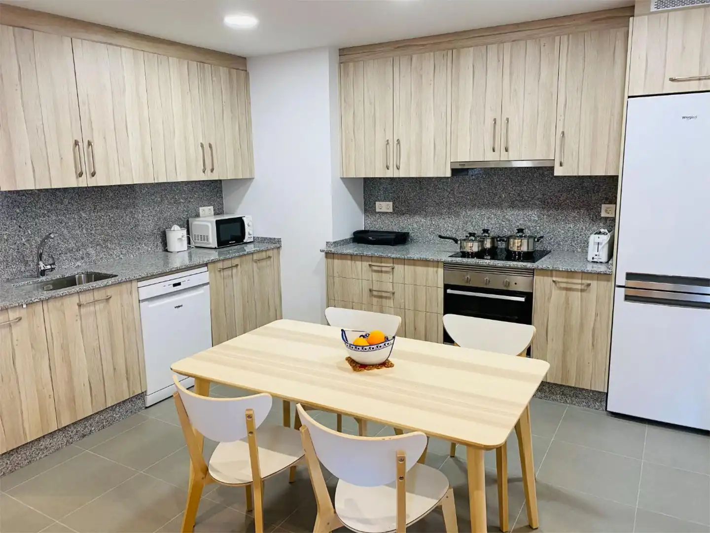 Room in Rúa das Carretas, 21, Campus Sur - Santa Marta Kitchen of Flat for share in Santiago de Compostela with Air Conditioner, Heating and Parquet flooring