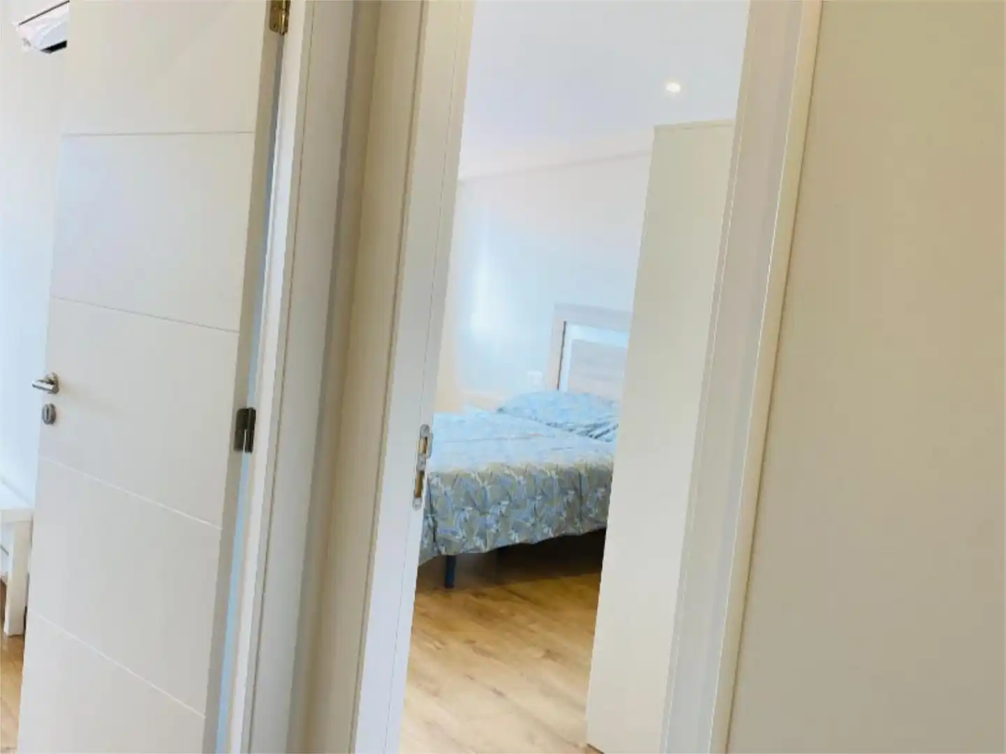 Room in Rúa das Carretas, 21, Campus Sur - Santa Marta Bedroom of Flat for share in Santiago de Compostela with Air Conditioner, Heating and Parquet flooring