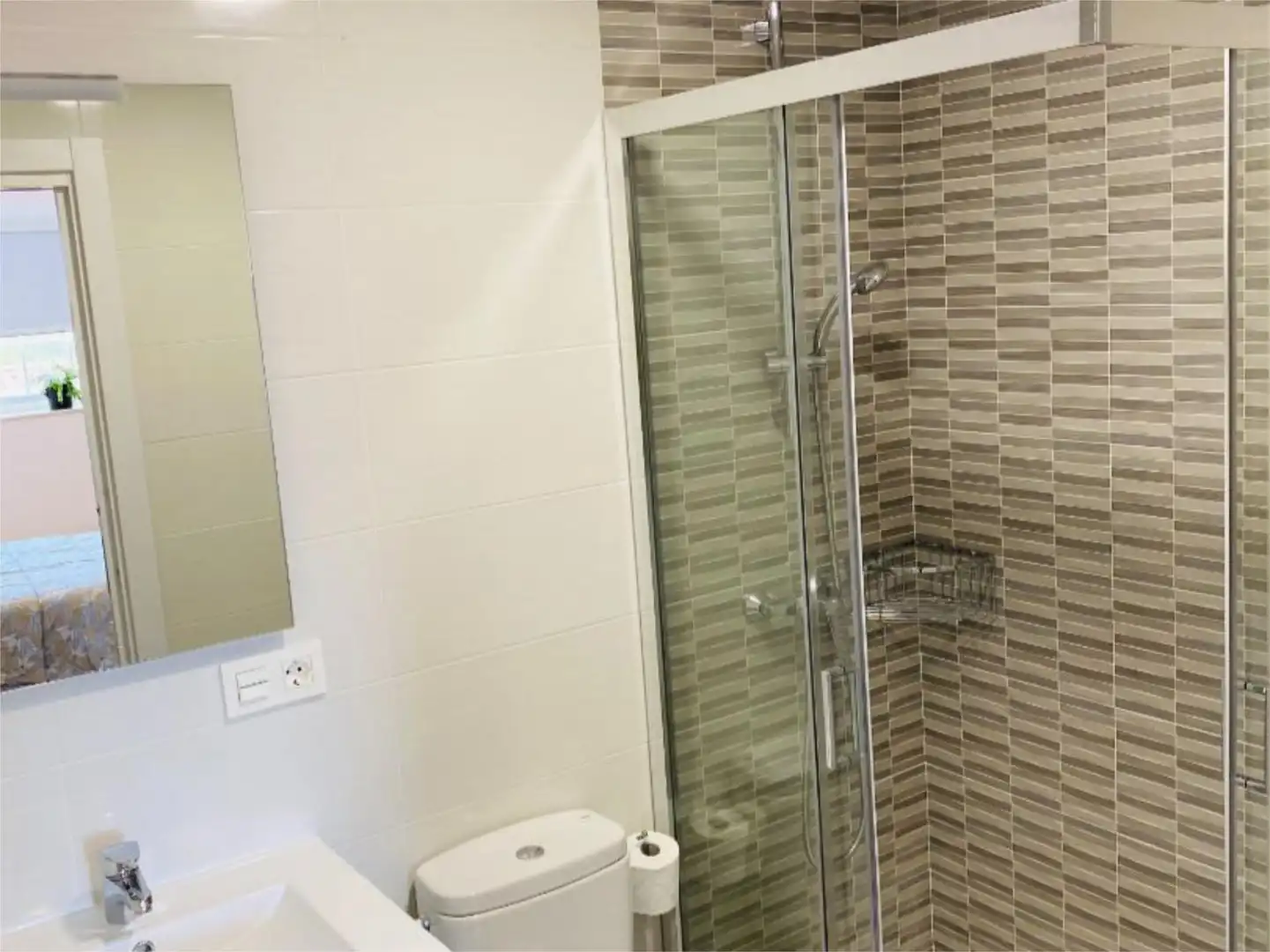 Room in Rúa das Carretas, 21, Campus Sur - Santa Marta Bathroom of Flat for share in Santiago de Compostela with Air Conditioner, Heating and Parquet flooring