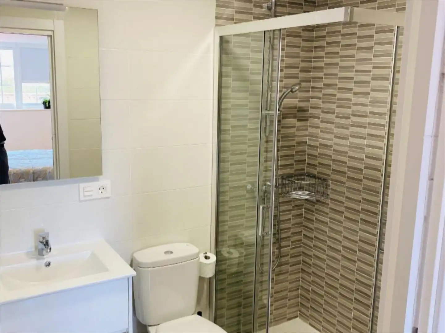 Room in Rúa das Carretas, 21, Campus Sur - Santa Marta Bathroom of Flat for share in Santiago de Compostela with Air Conditioner, Heating and Parquet flooring