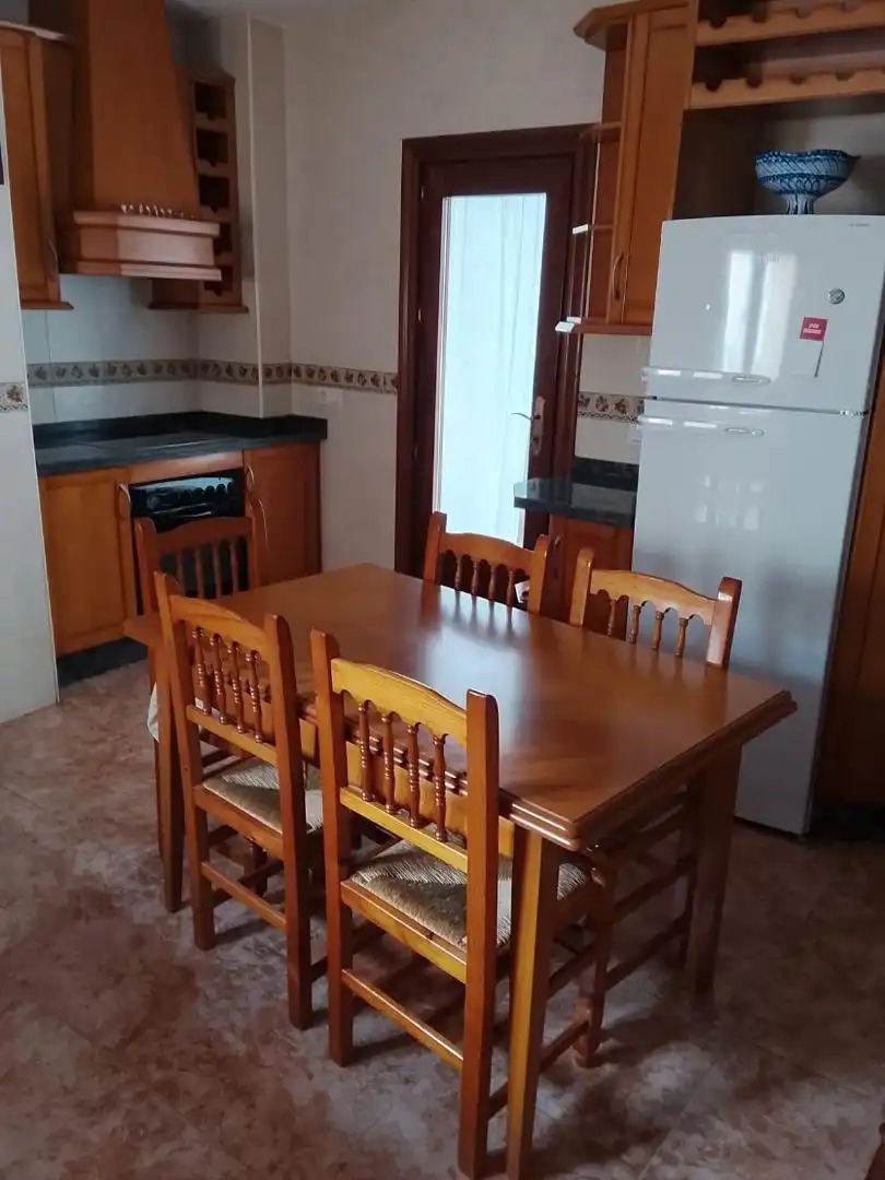 Casa adosada en venta en Plaza Santa Ana, 5, Cáñar Comedor de Casa adosada en venta en Cáñar con Calefacción, Terraza y Amueblado