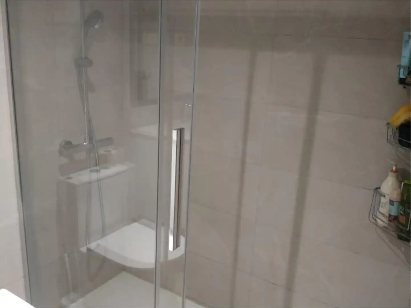 Flat for sale in Carrer Veler, 10b, Mas Florit - Ca la Guidó Bathroom of Flat for sale in Blanes with Air Conditioner and Terrace