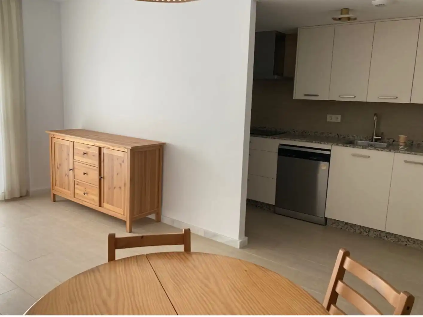 Piso de alquiler en Calle Averroes, 3, Zona Universitaria Cocina de Piso de alquiler en Bormujos con Aire acondicionado, Calefacción y Terraza