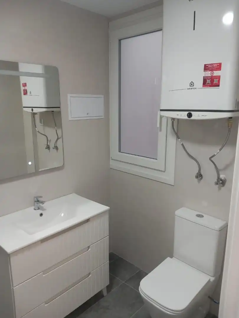 Flat for sale in Avenida de Colón, 9, Residencia Bathroom of Flat for sale in Logroño with Air Conditioner