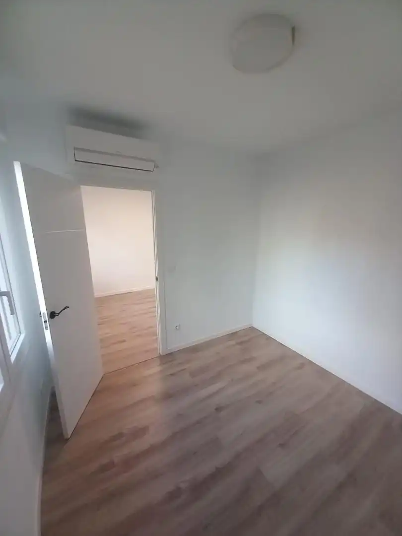 Flat for sale in Avenida de Colón, 9, Residencia Bedroom of Flat for sale in Logroño with Air Conditioner