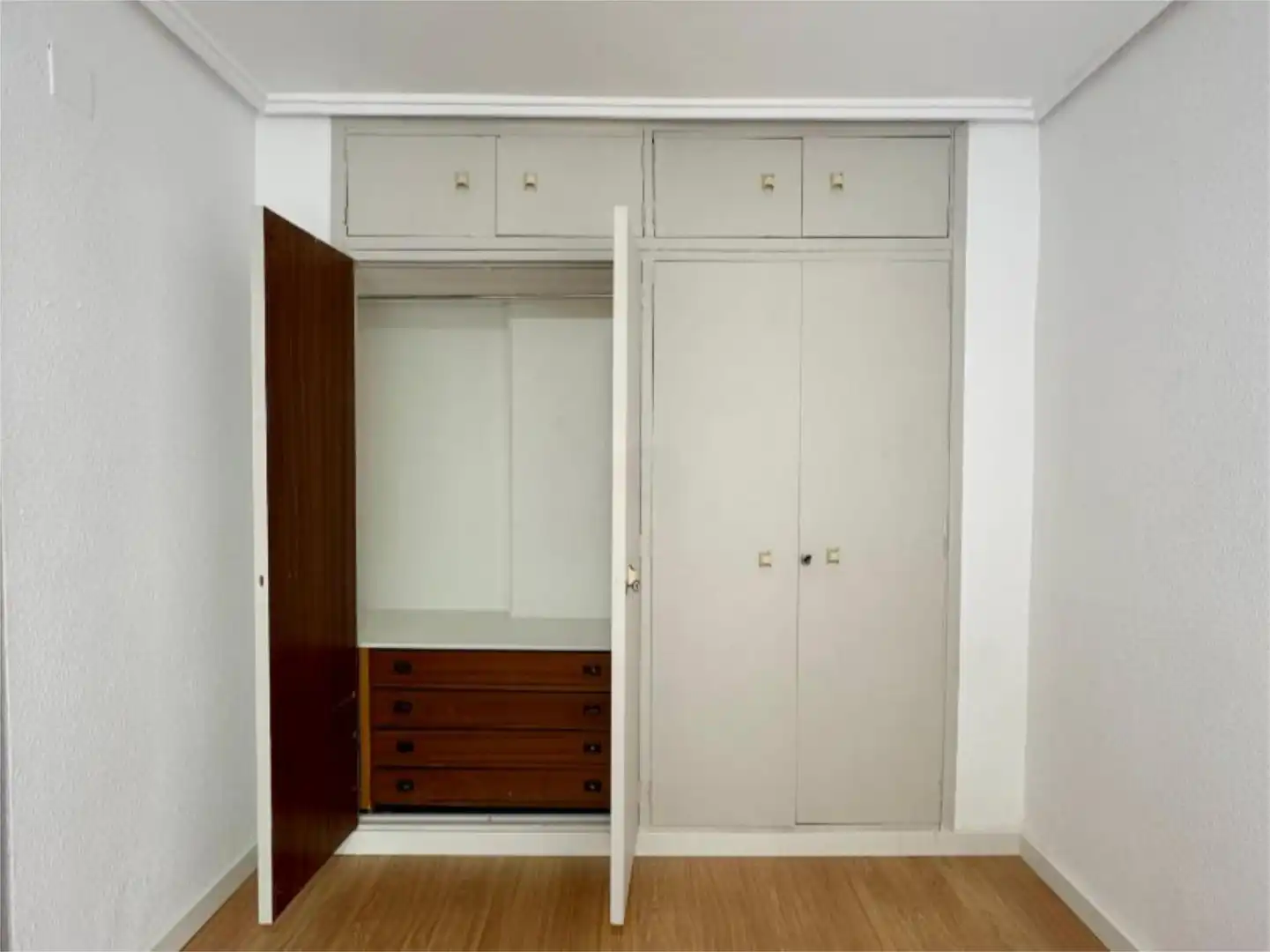 Dormitori de Pis de lloguer en Valencia amb Aire condicionat, Parquet i Moblat