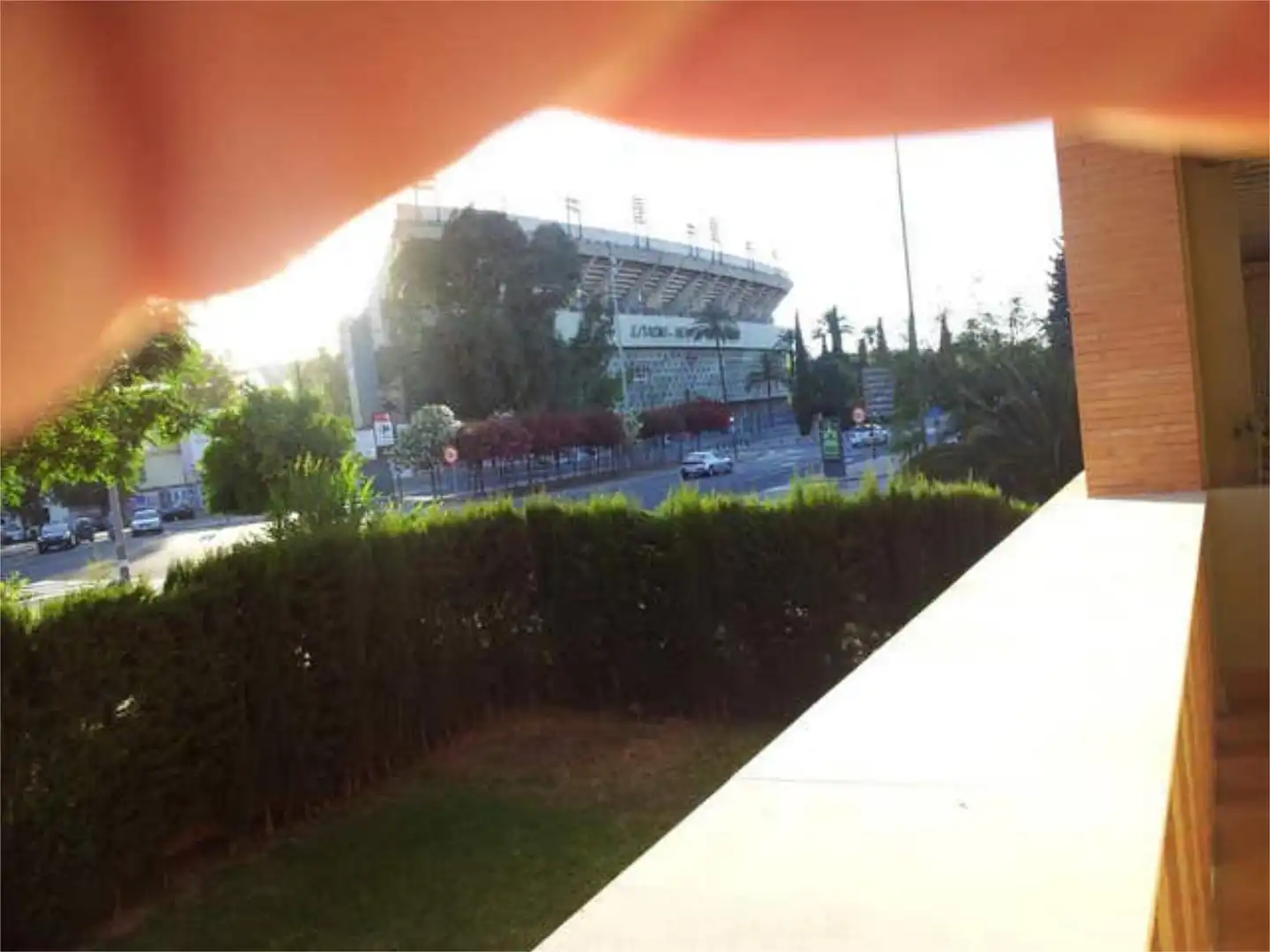 Vista exterior de Piso de alquiler en  Sevilla Capital con Calefacción, Jardín privado y Terraza