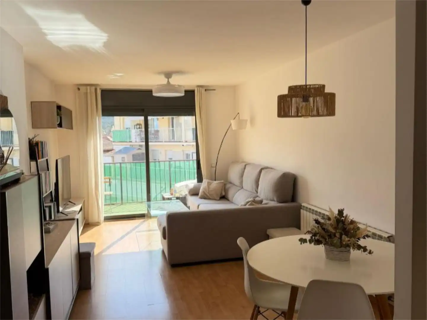 Piso en venta en Carretera Anglès, 29, Santa Coloma de Farners Sala de estar de Piso en venta en Santa Coloma de Farners con Terraza y Balcón