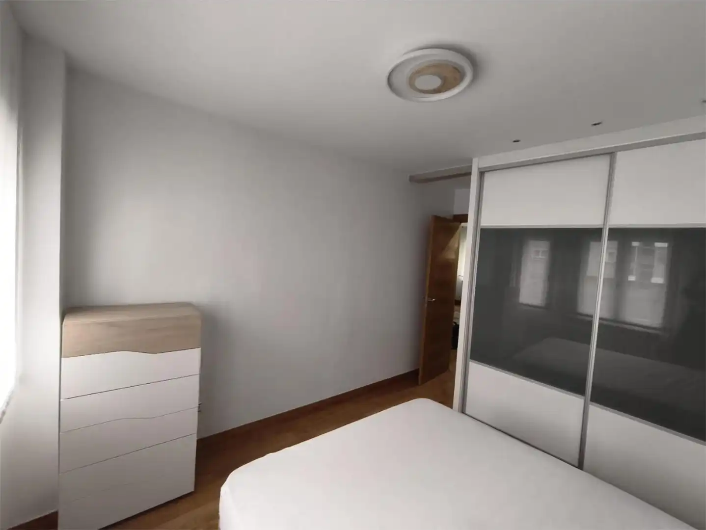 Bedroom of Flat for rent in Burgos  with Heating, Parquet flooring and Furnished
