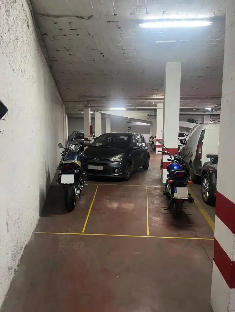 Parking of Garage for rent in Sevilla