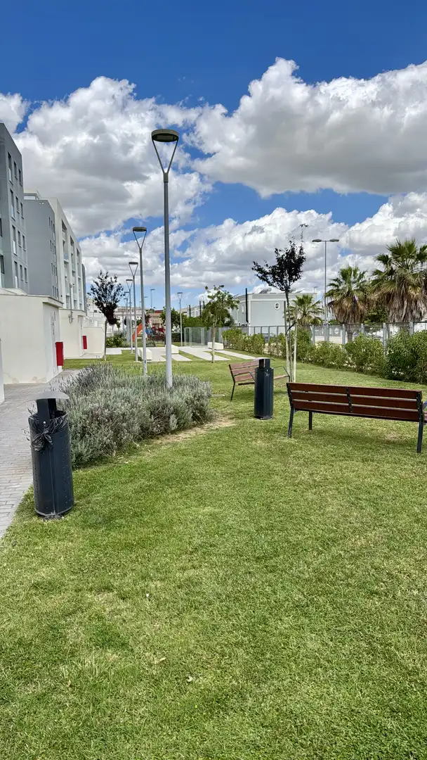 Vista exterior de Piso de alquiler en Jerez de la Frontera con Aire acondicionado, Calefacción y Jardín privado