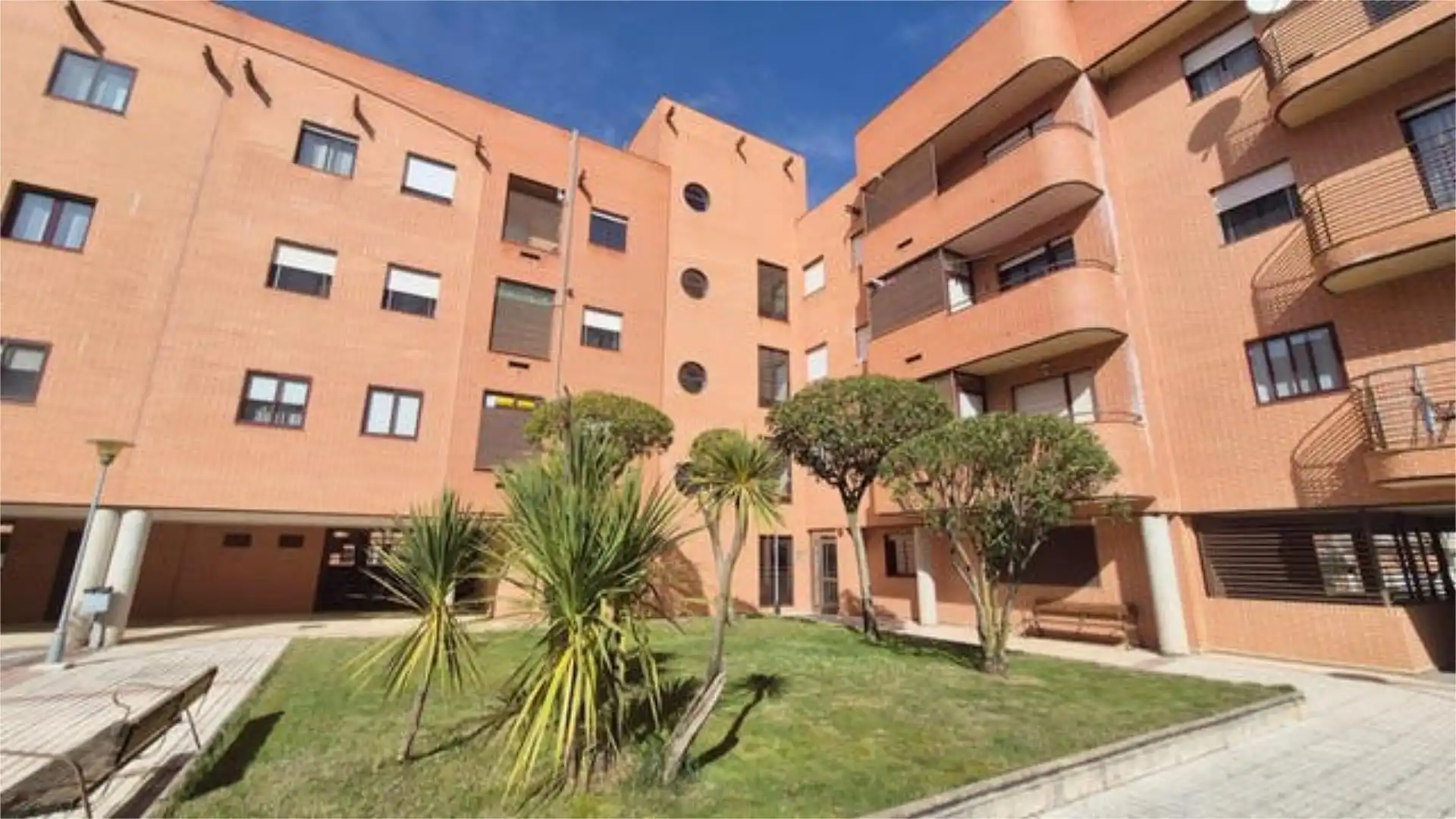 Pis de lloguer a Tejares - Chamberí - Alcades Vista exterior de Pis de lloguer en Salamanca amb Jardí privat, Piscina i Moblat